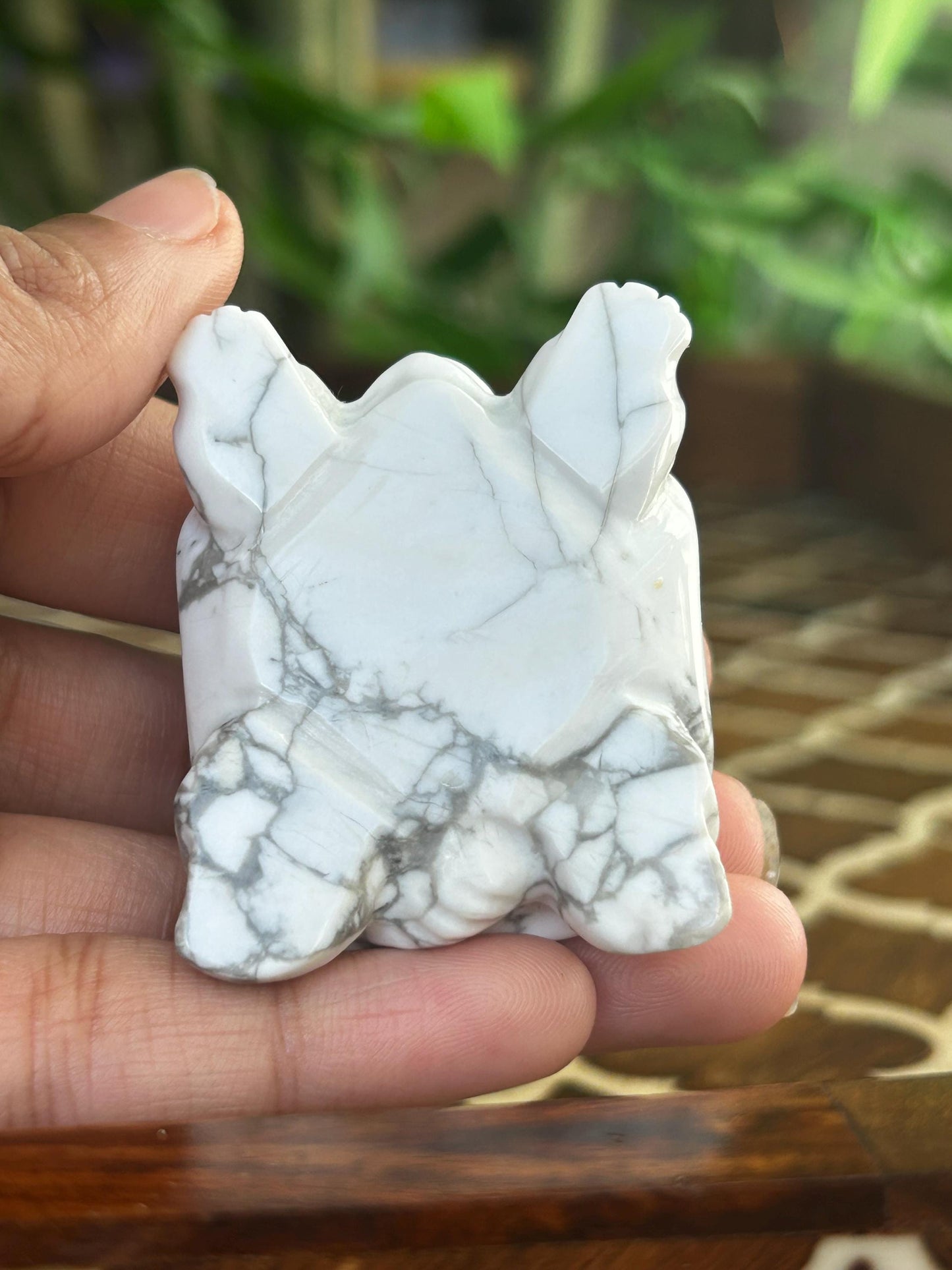 Howlite Crystal Turtle Carving: Healing Stone (1.92 Inches)